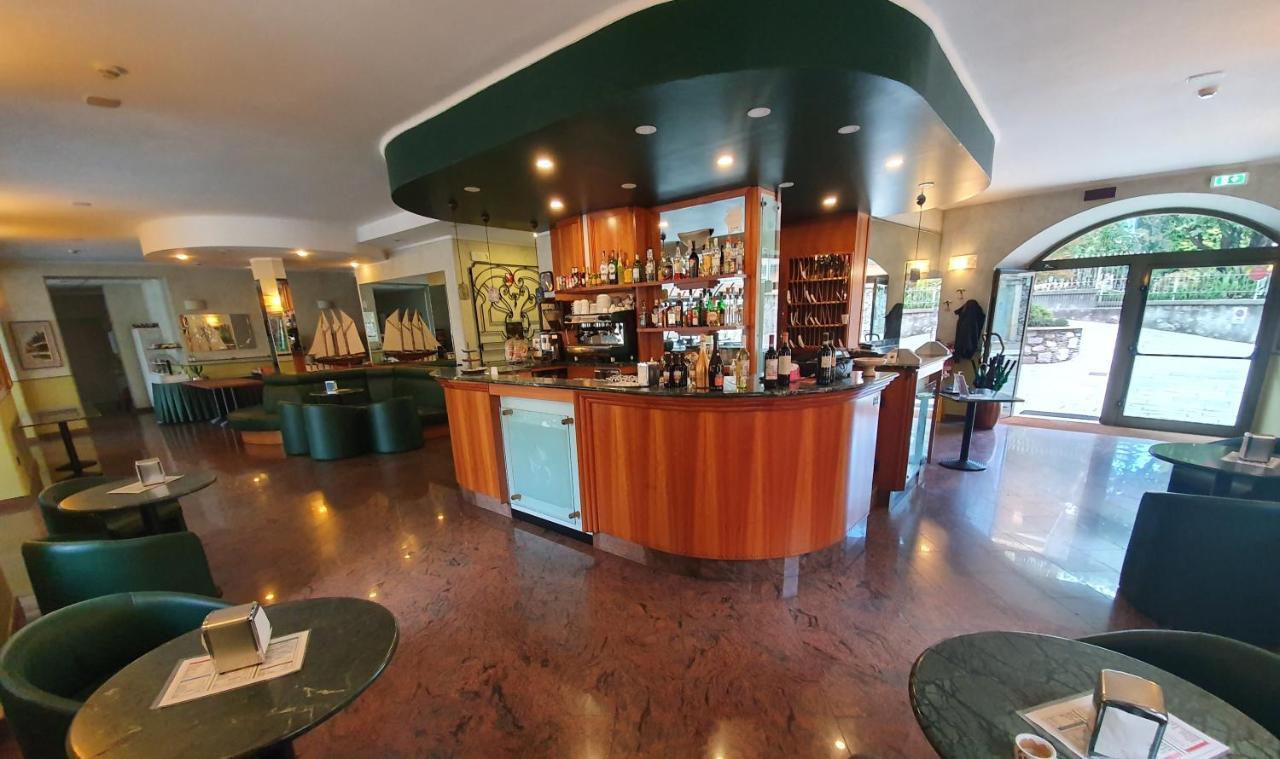 Hotel Azalea Baveno Exteriör bild